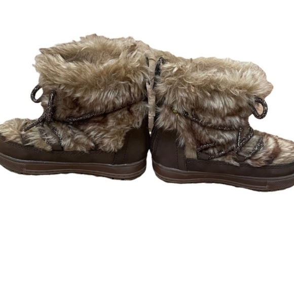 Cozy Brown Fur-Lined Kids Boots - Picture 9 of 10